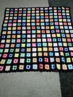 GORGEOUS 1970 Multicolor Granny Square Crochet Wool Yarn 70" Square Throw/Afghan